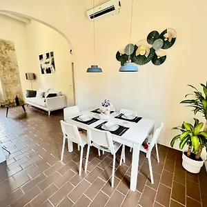 Appartamento Near The Station Luxury House With Mural, Firenze