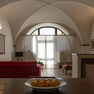  Apartment Characteristic In The Center Of